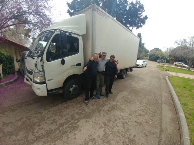 חברת הובלות במרכז